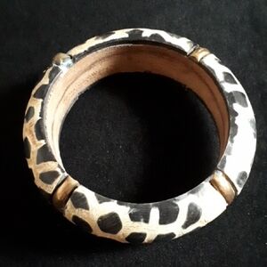 Light Coloured Giraffe Print Bangle Bracelet